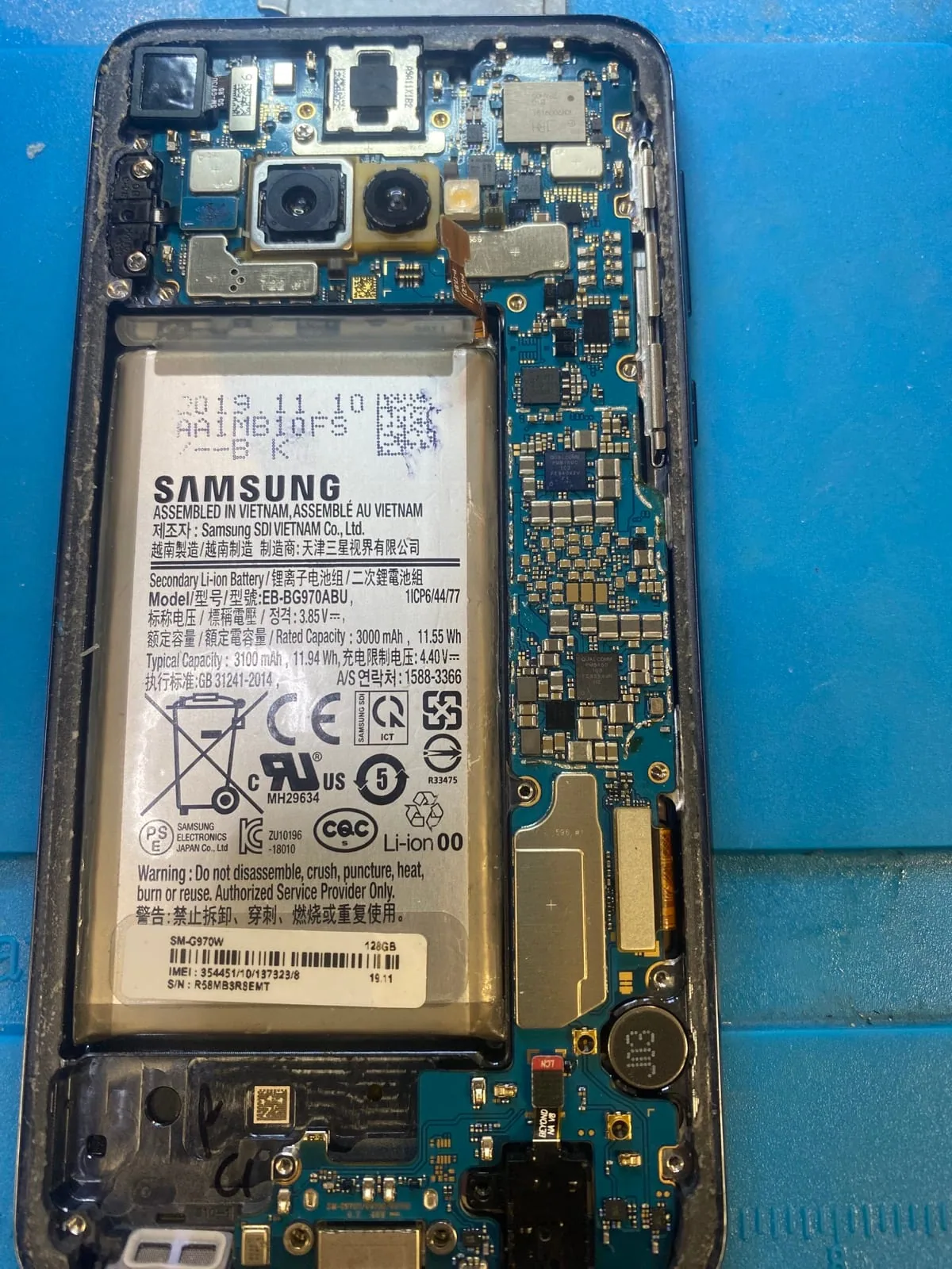 Opened Samsung phone from the liquid-damage recovery case